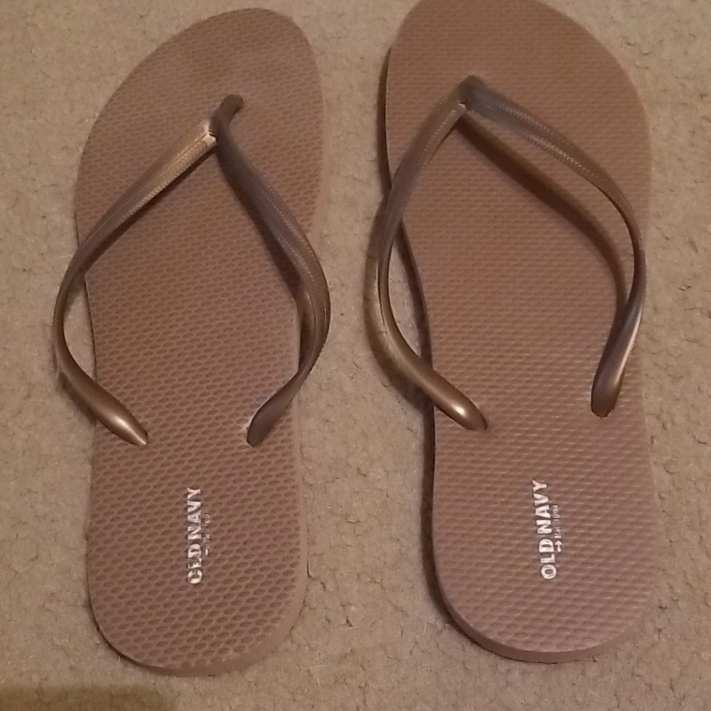 Old Navy 2 Flip flops